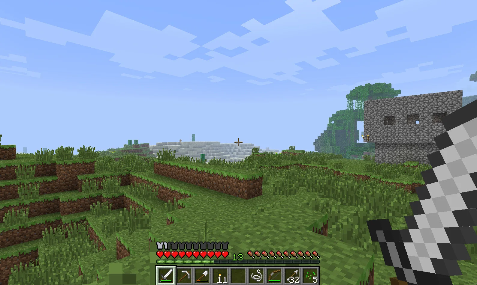 Minecraft gameplay featured in the MMOFinder editorial